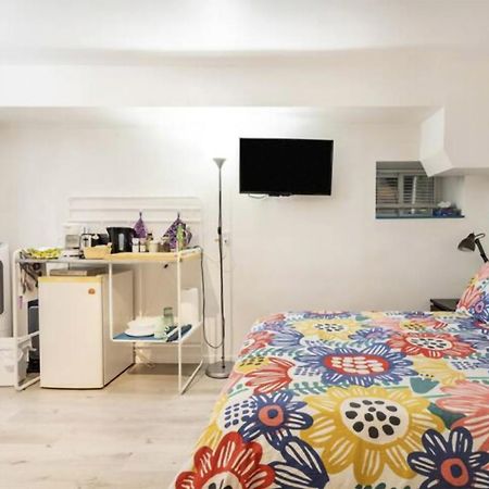 An Independent Beach Retreat Steps From The Lake And Right In The City Daire Toronto Dış mekan fotoğraf