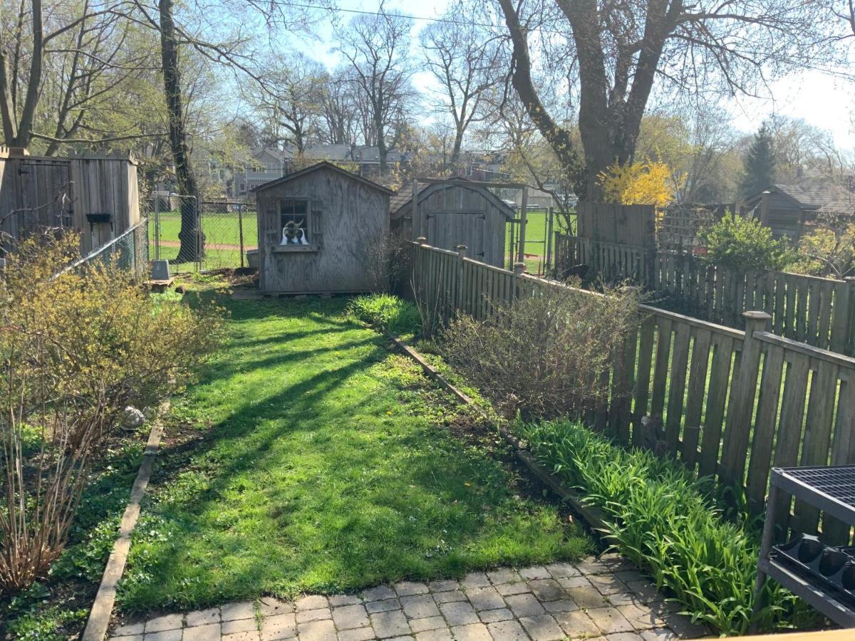 An Independent Beach Retreat Steps From The Lake And Right In The City Daire Toronto Dış mekan fotoğraf